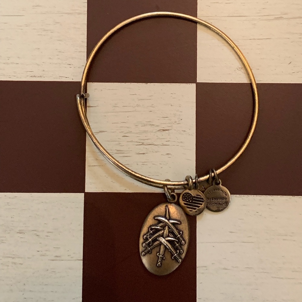 Seven Swords Charm Bracelet - Picture 3 of 4